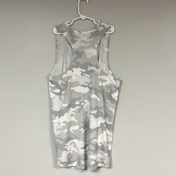 Athletic Works Women’s Razor Back Tank Top, gray Camo, M (8-10) - Picture 3 of 6